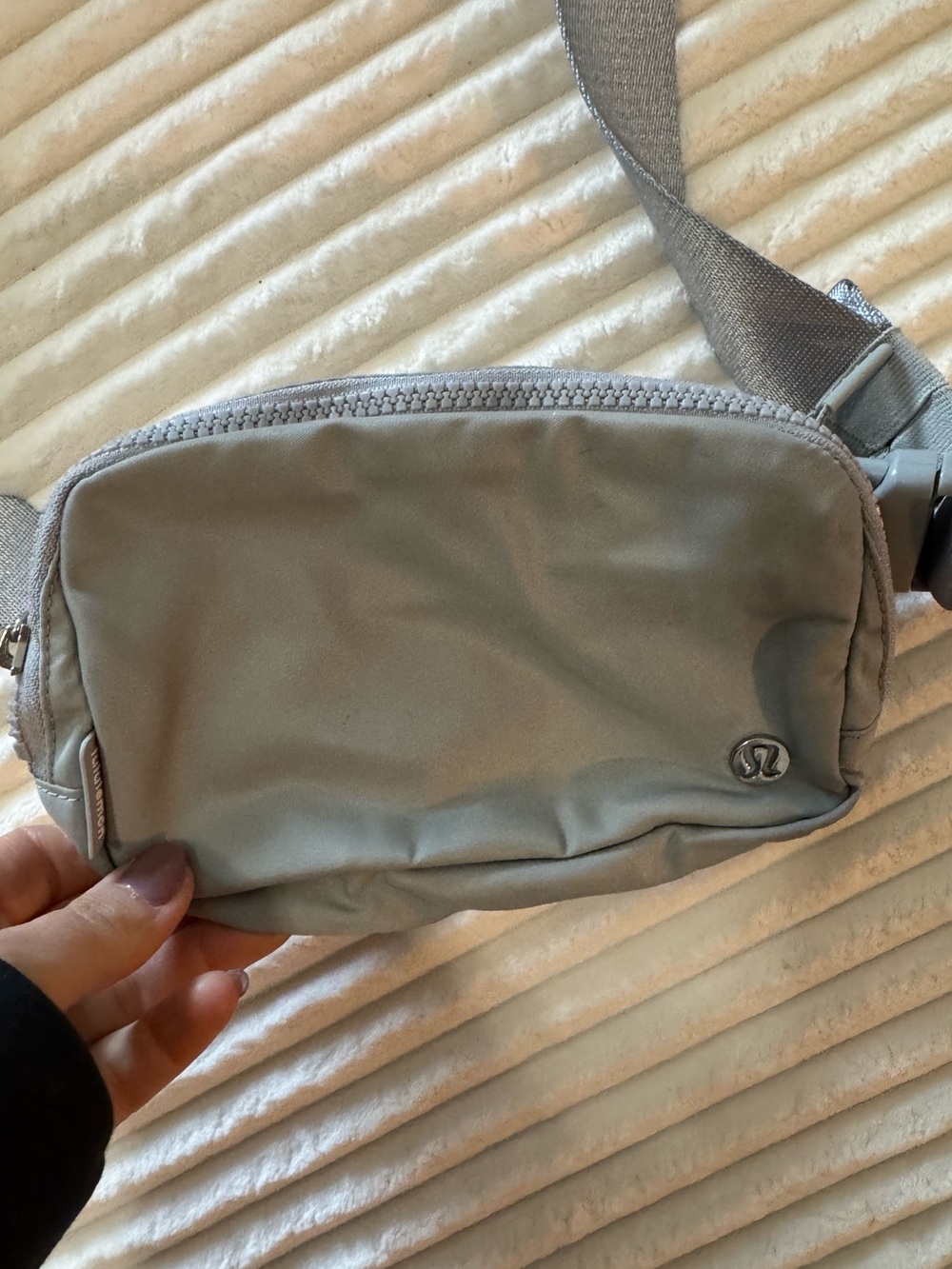 Gray lululemon Waist Bag - Casual Crossbody Pouch - Picture 3 of 3